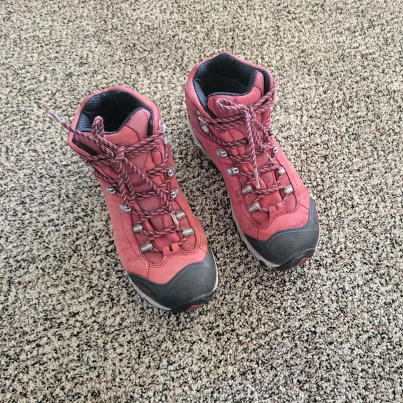 Oboz Footwear Shoes - Oboz Hiking Boots